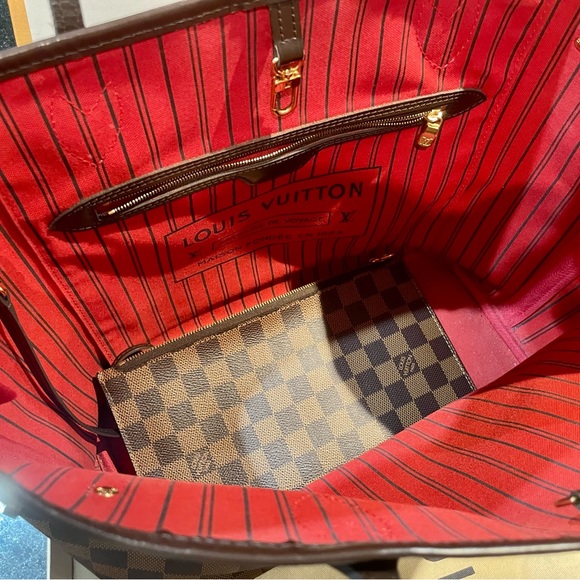 SOLD Louis Vuitton Neverfull MM - Picture 4 of 6